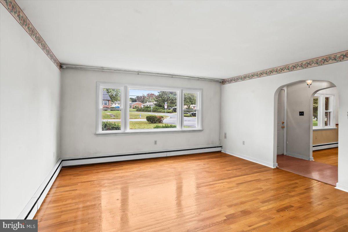 MIDDLETOWN - Residential