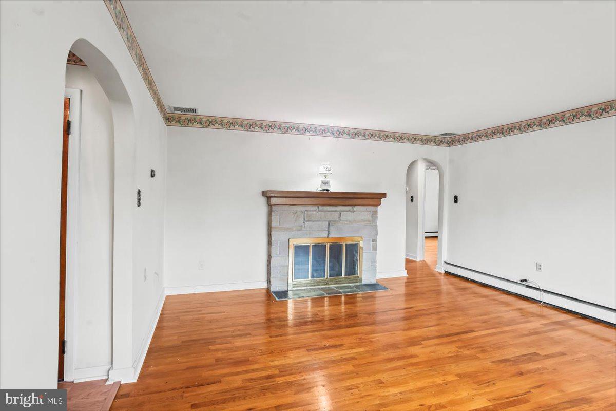 MIDDLETOWN - Residential