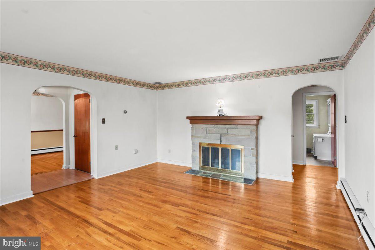 MIDDLETOWN - Residential