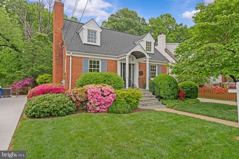 1733 CRESTWOOD DRIVE ALEXANDRIA VA 22302