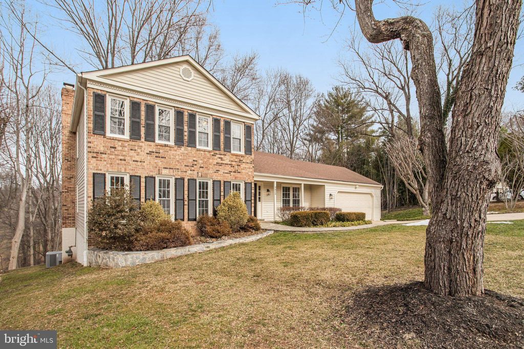 Photo of 9824 Fosbak Drive, VIENNA, VA 22182 (MLS # VAFX2292752)