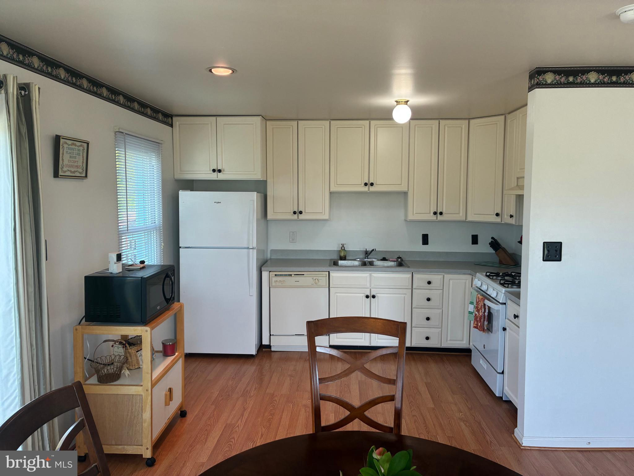 CHERRY TREE KNOLL - Residential