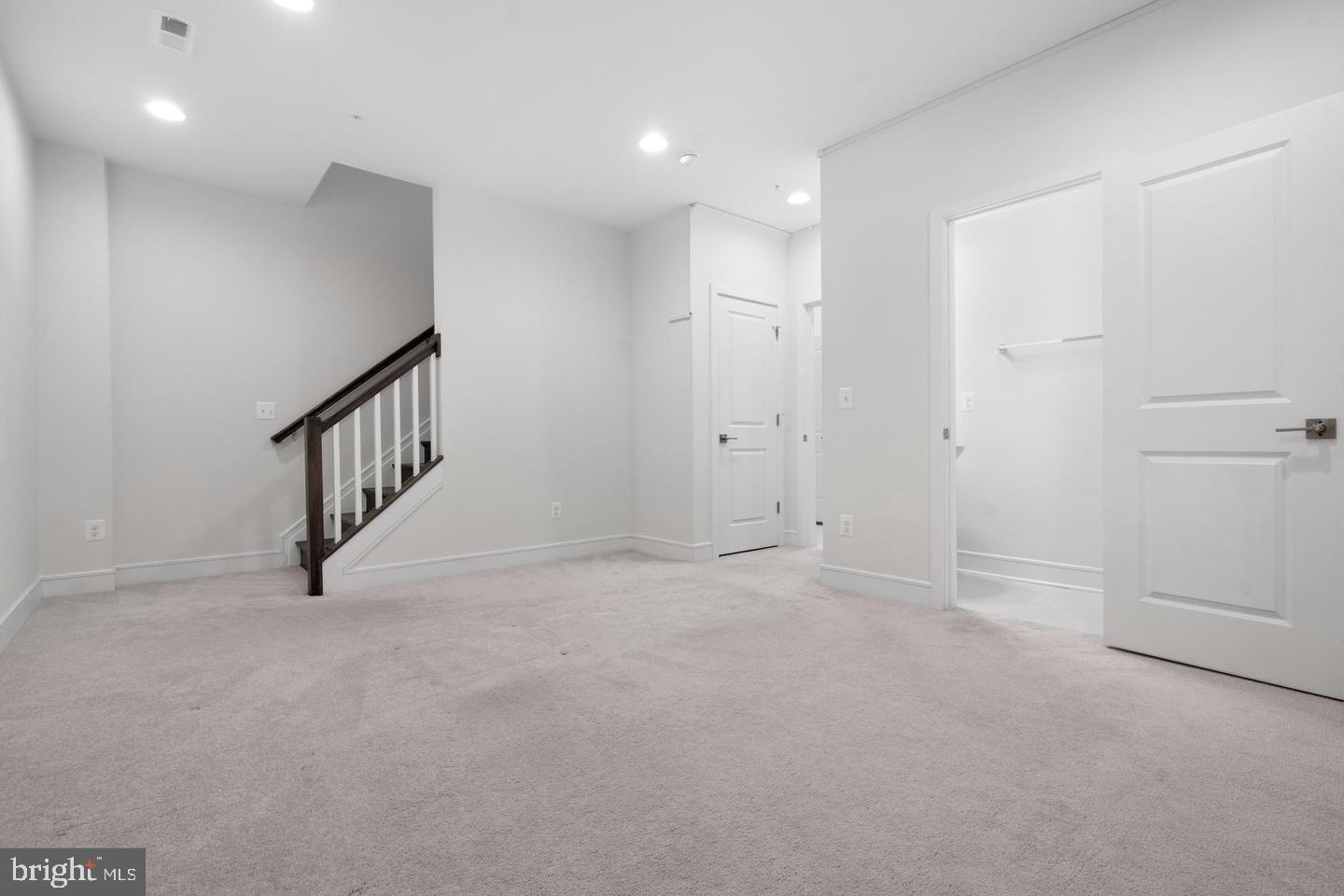 THE PRESERVE AT WESTFIELDS - Residential Lease