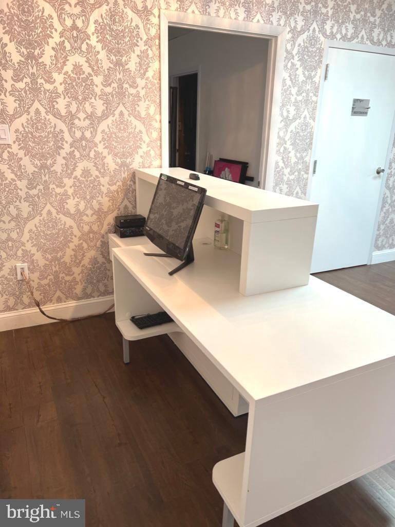 ROLLING VALLEY PROFESSIONAL CENTER - Commercial Sale