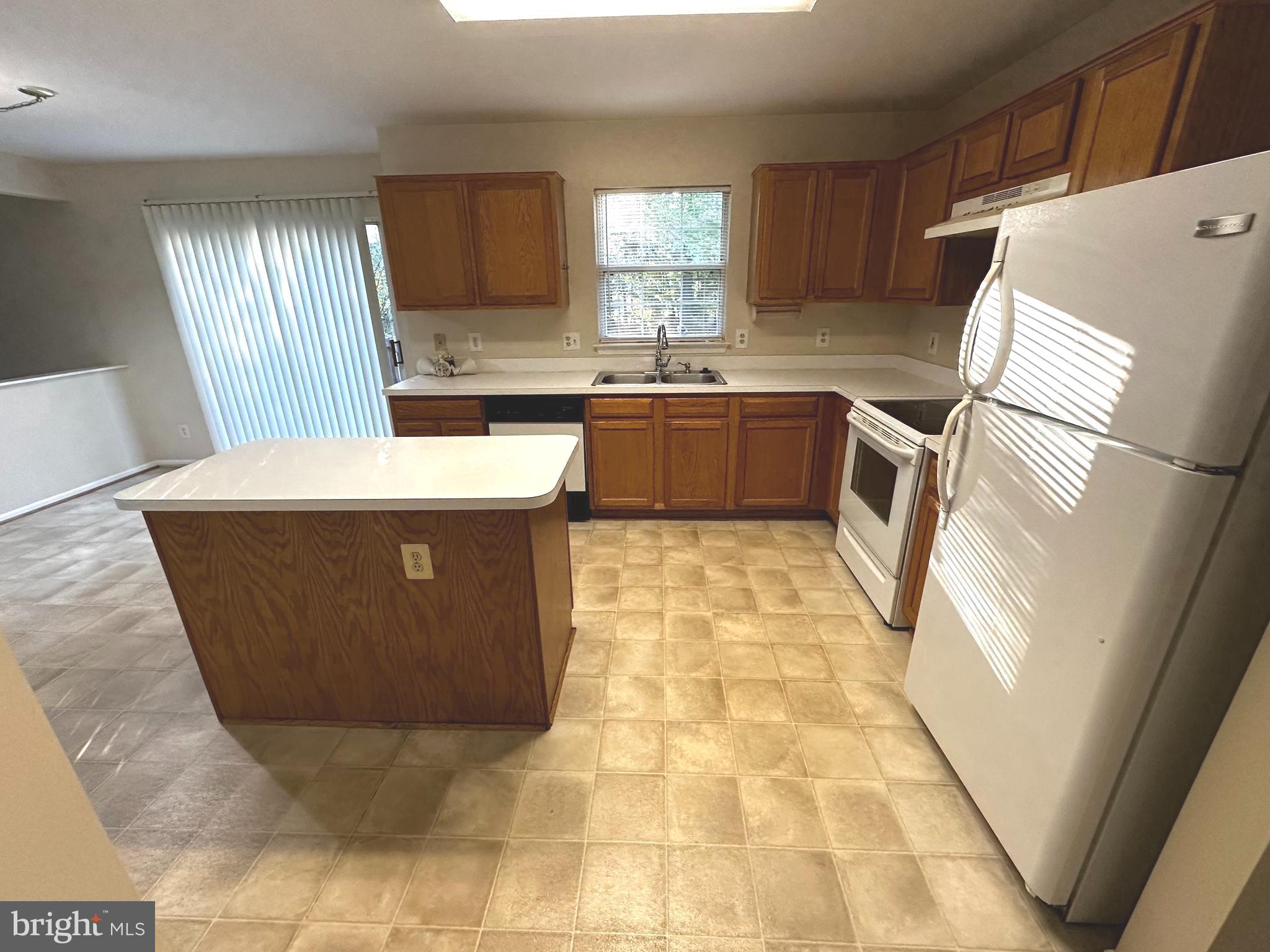 BEAU RIDGE ESTATES - Residential Lease