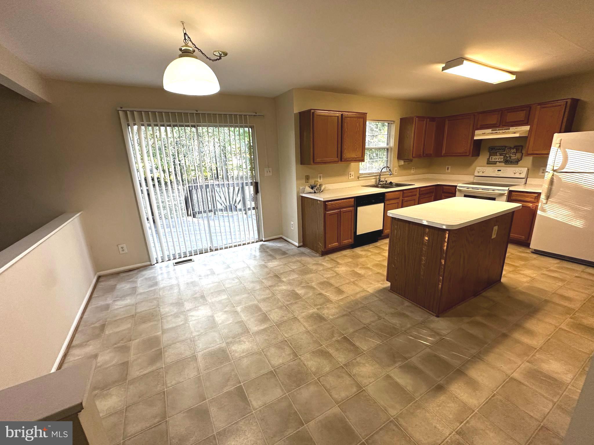 BEAU RIDGE ESTATES - Residential Lease