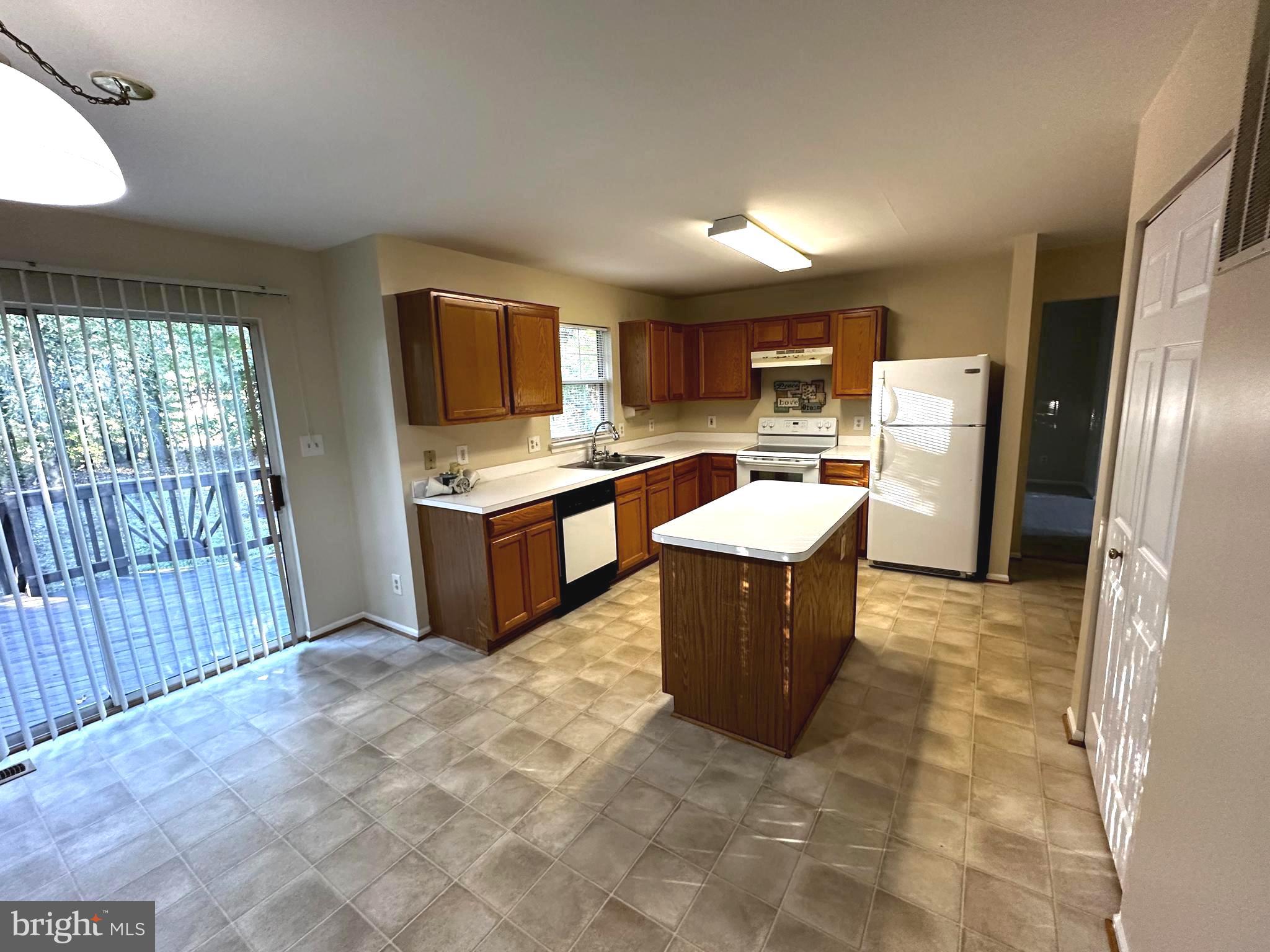 BEAU RIDGE ESTATES - Residential Lease