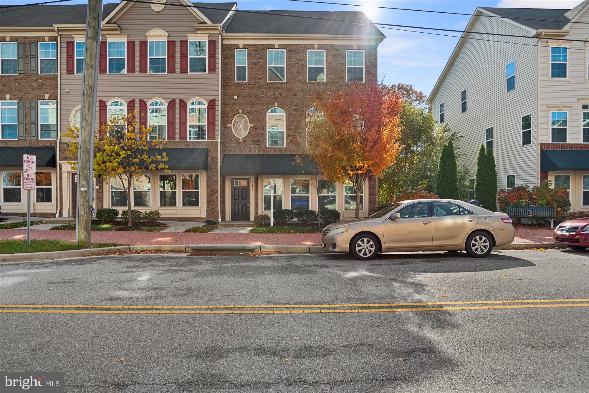 TOWN CENTER COMMONS - Residential