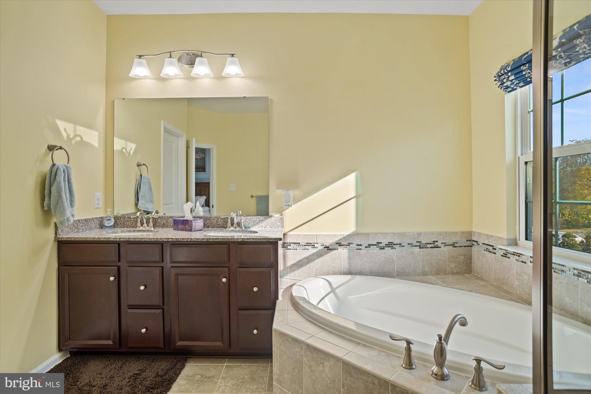 TOWN CENTER COMMONS - Residential