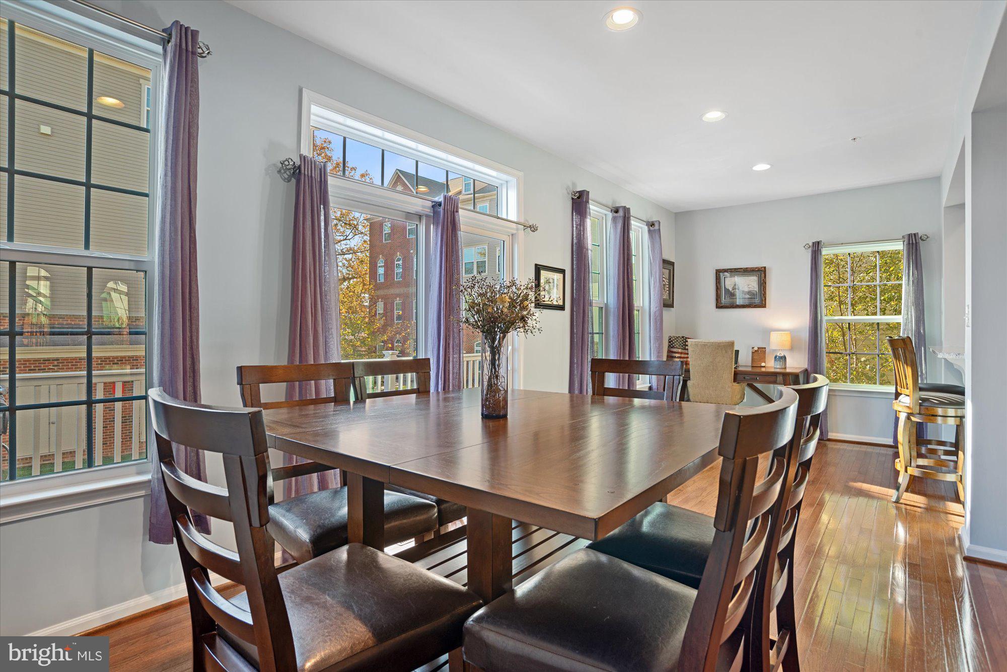 TOWN CENTER COMMONS - Residential