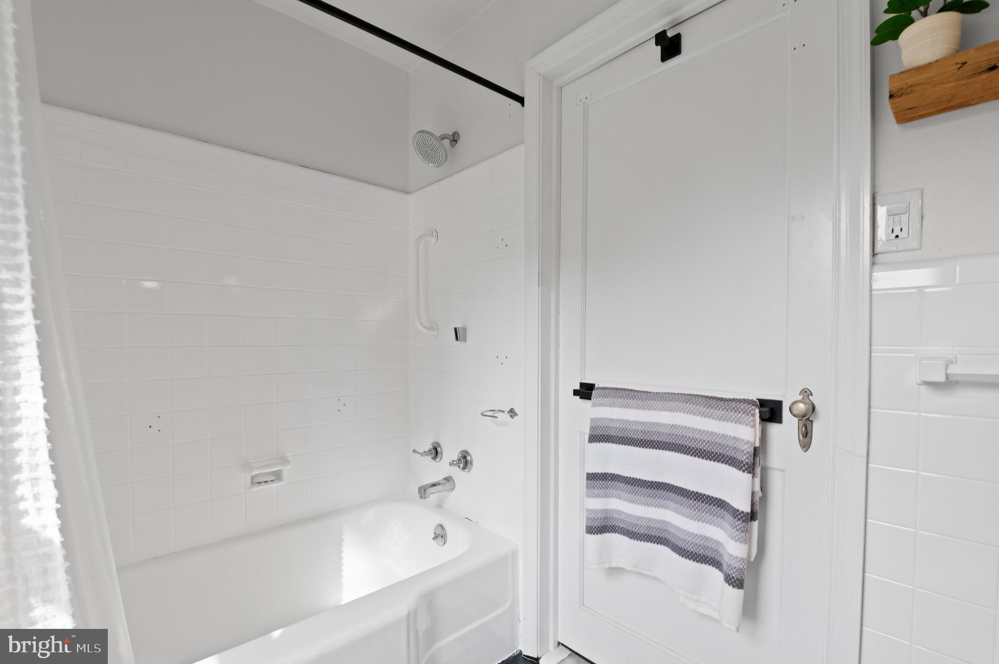 ELKINS PARK - Residential Lease