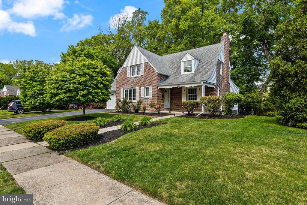Photo of 251 School Lane, SPRINGFIELD, PA 19064 (MLS # PADE2114538)