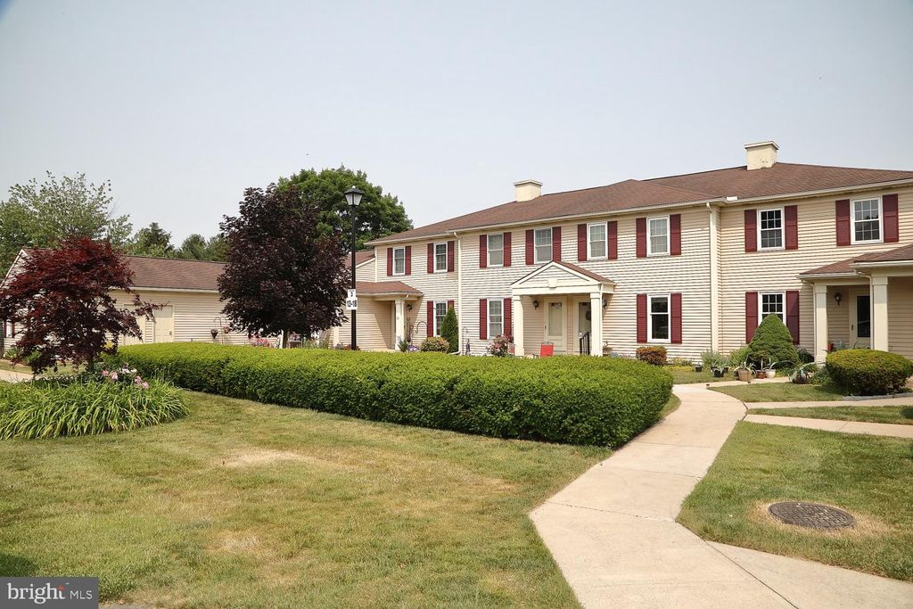 Photo of 18 ASHLEA VLG, NEW HOLLAND, PA 17557 (MLS # PALA2036064)