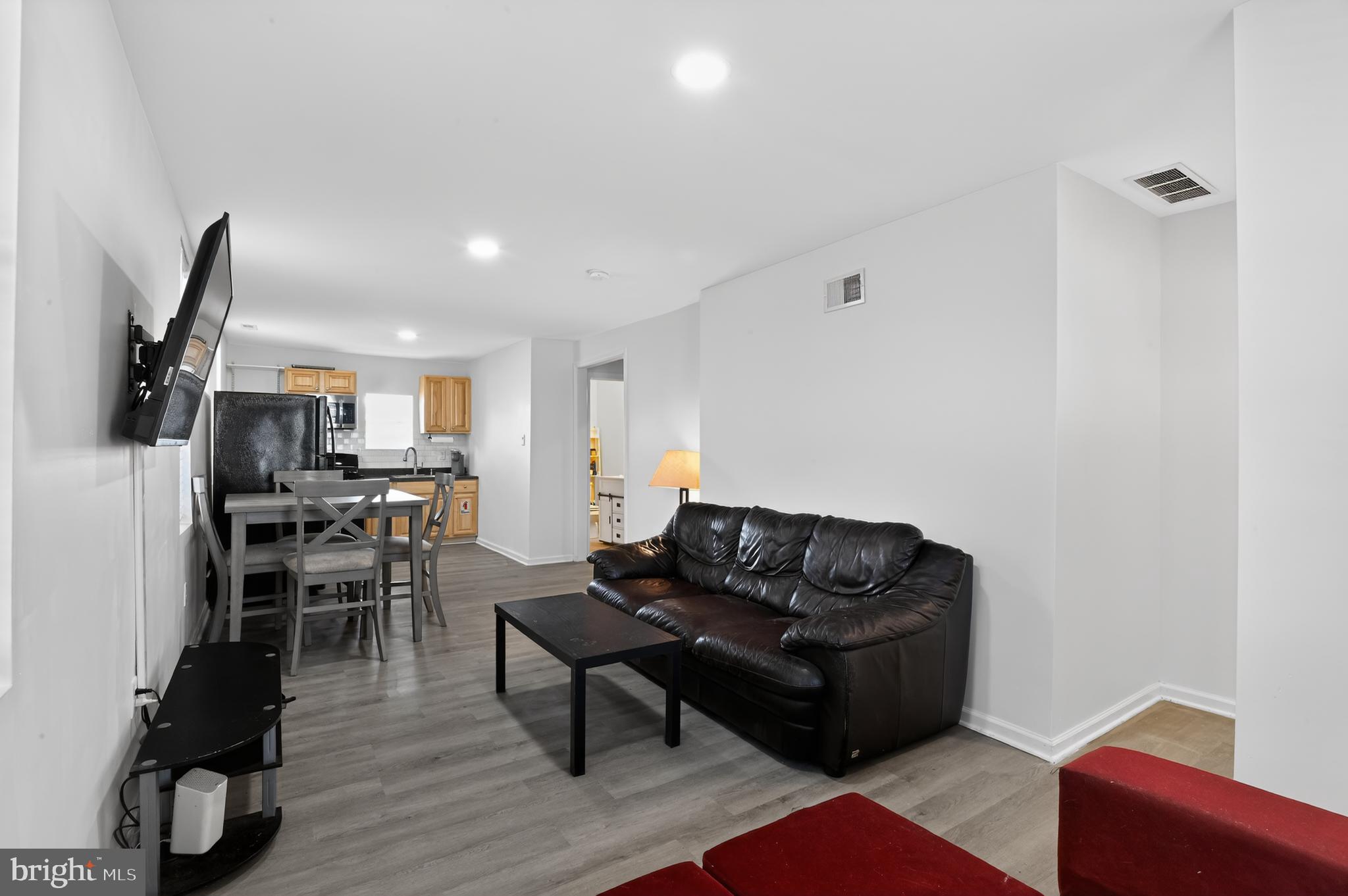 230 W MAGNOLIA AVENUE A