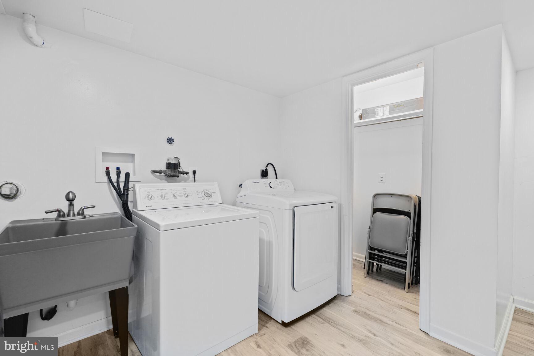 HOLMES RUN WOODS WEST - Residential