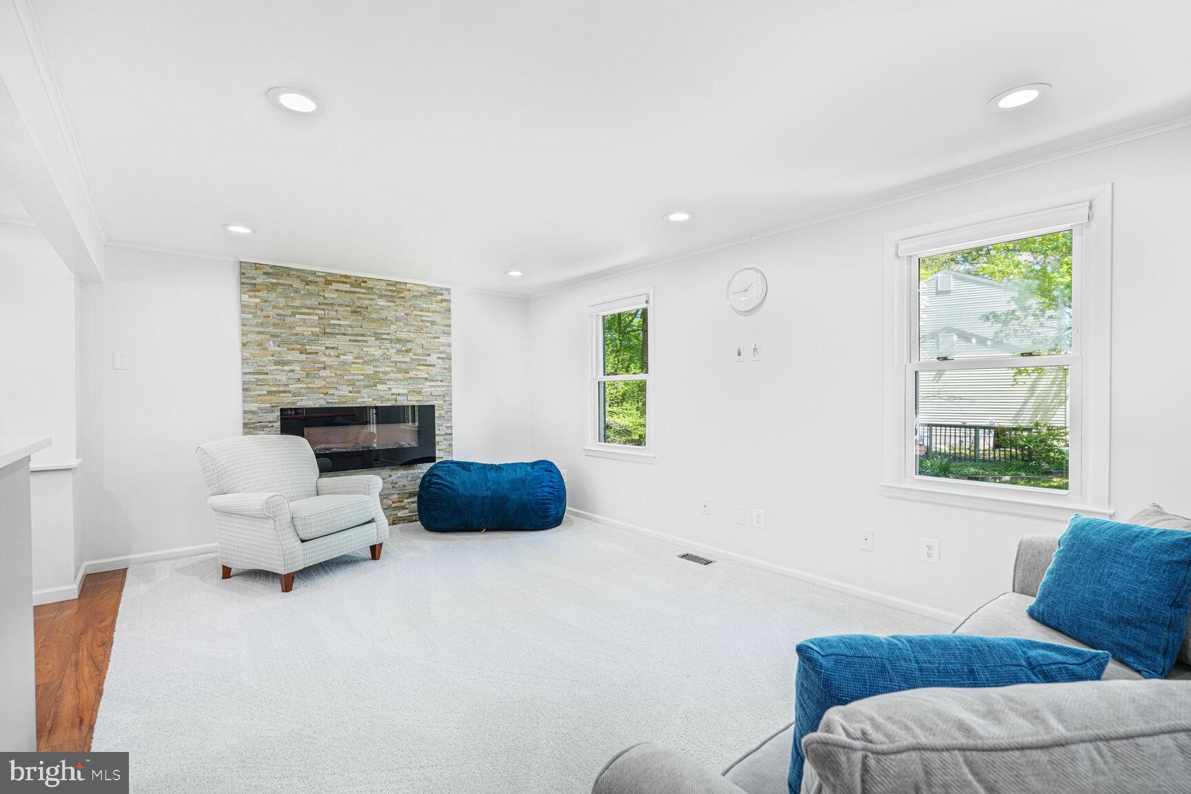 HOLMES RUN WOODS WEST - Residential