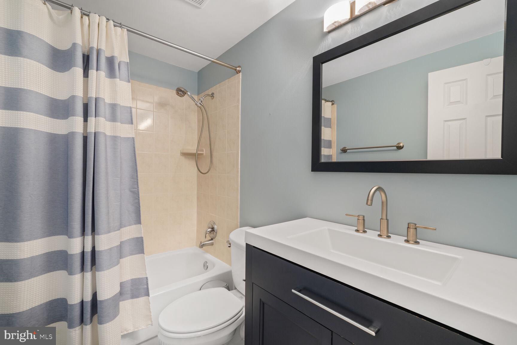 HOLMES RUN WOODS WEST - Residential