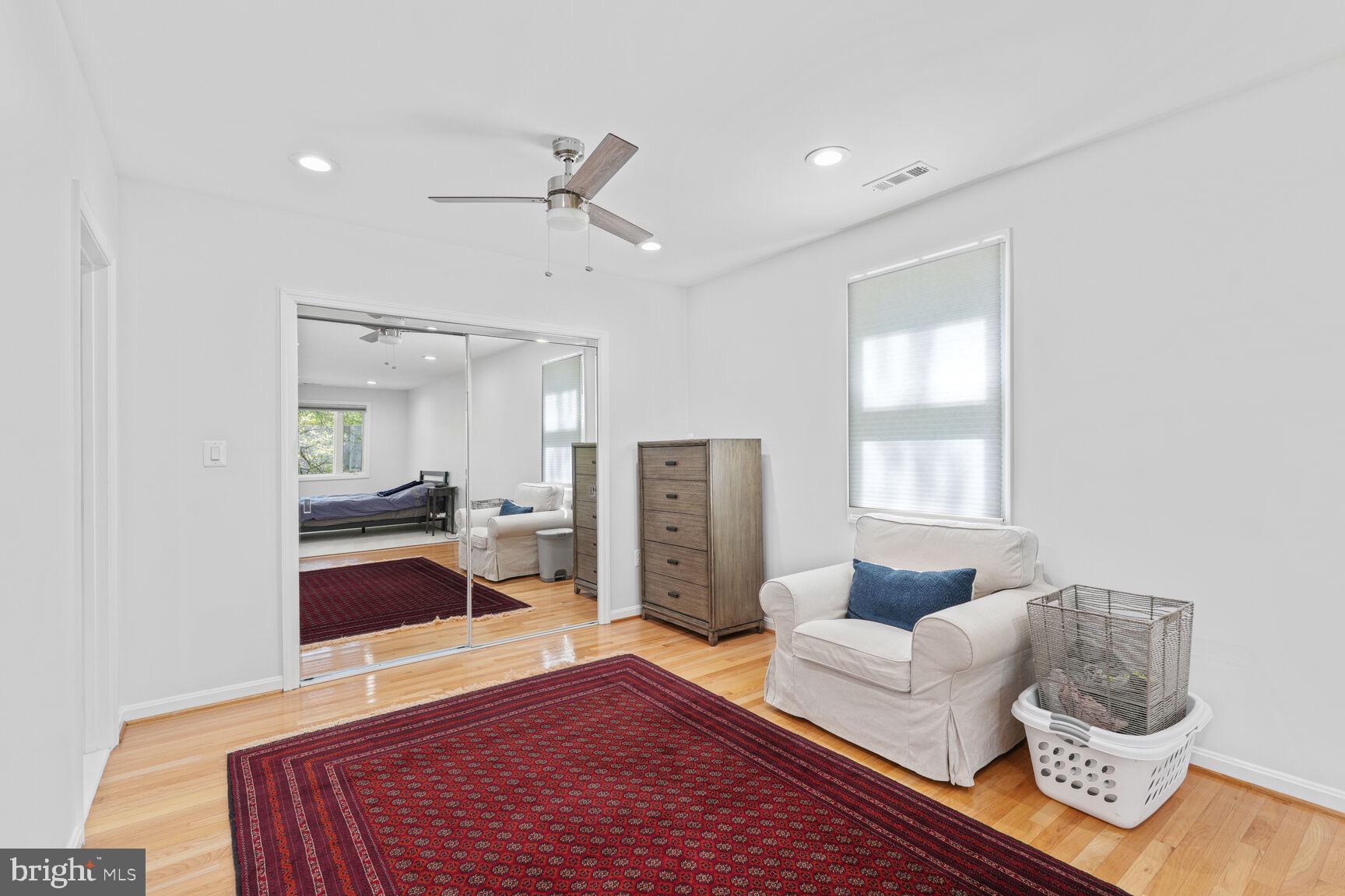 HOLMES RUN WOODS WEST - Residential