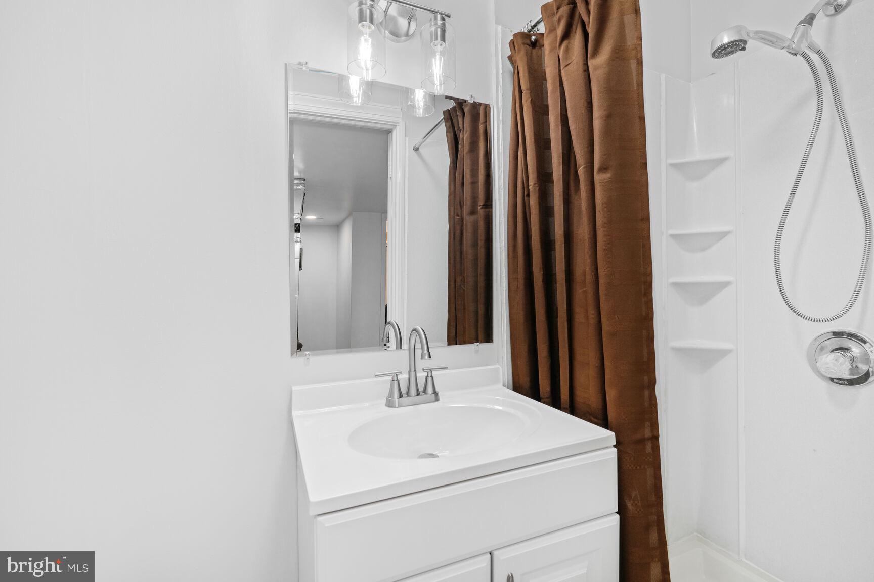 HOLMES RUN WOODS WEST - Residential