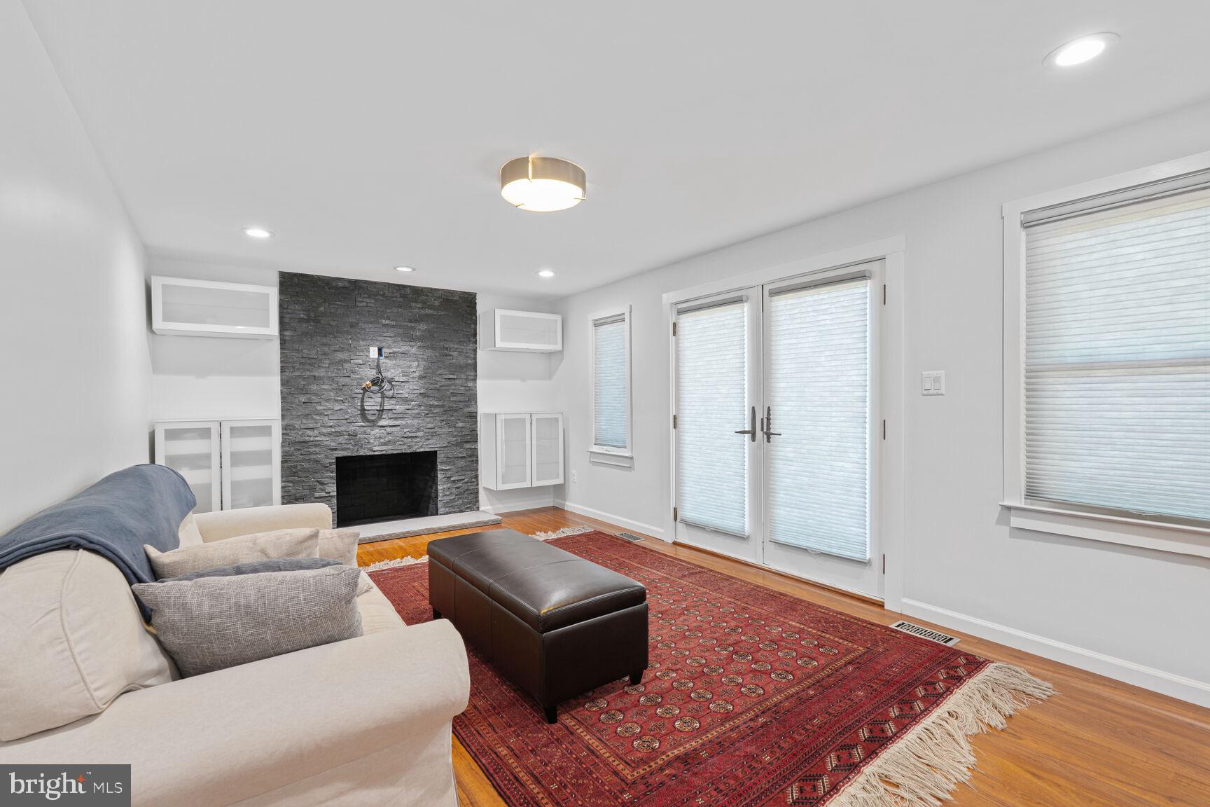 HOLMES RUN WOODS WEST - Residential