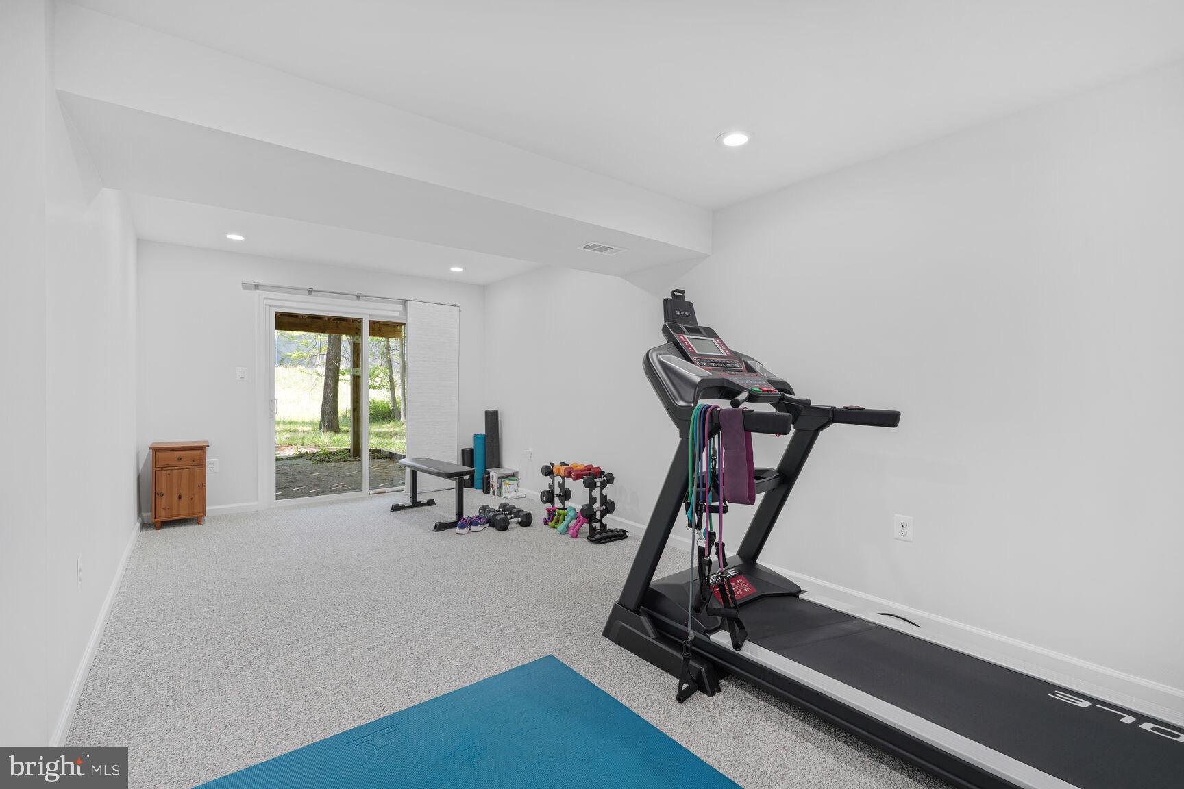 HOLMES RUN WOODS WEST - Residential