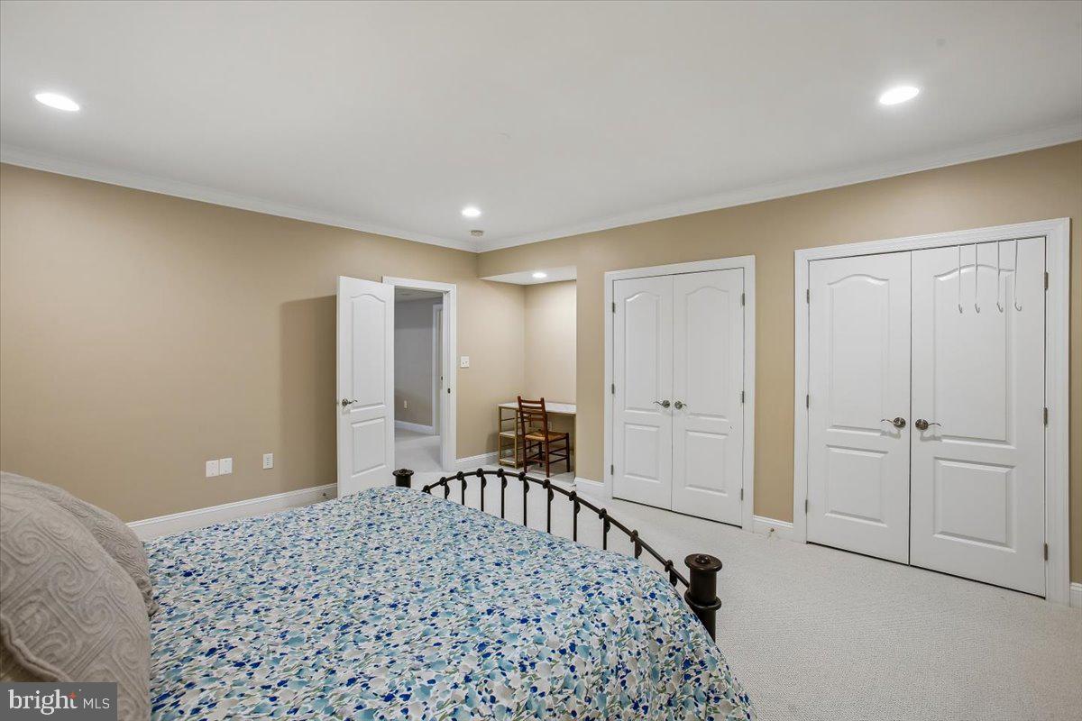 OAKTON CROSSING - Residential