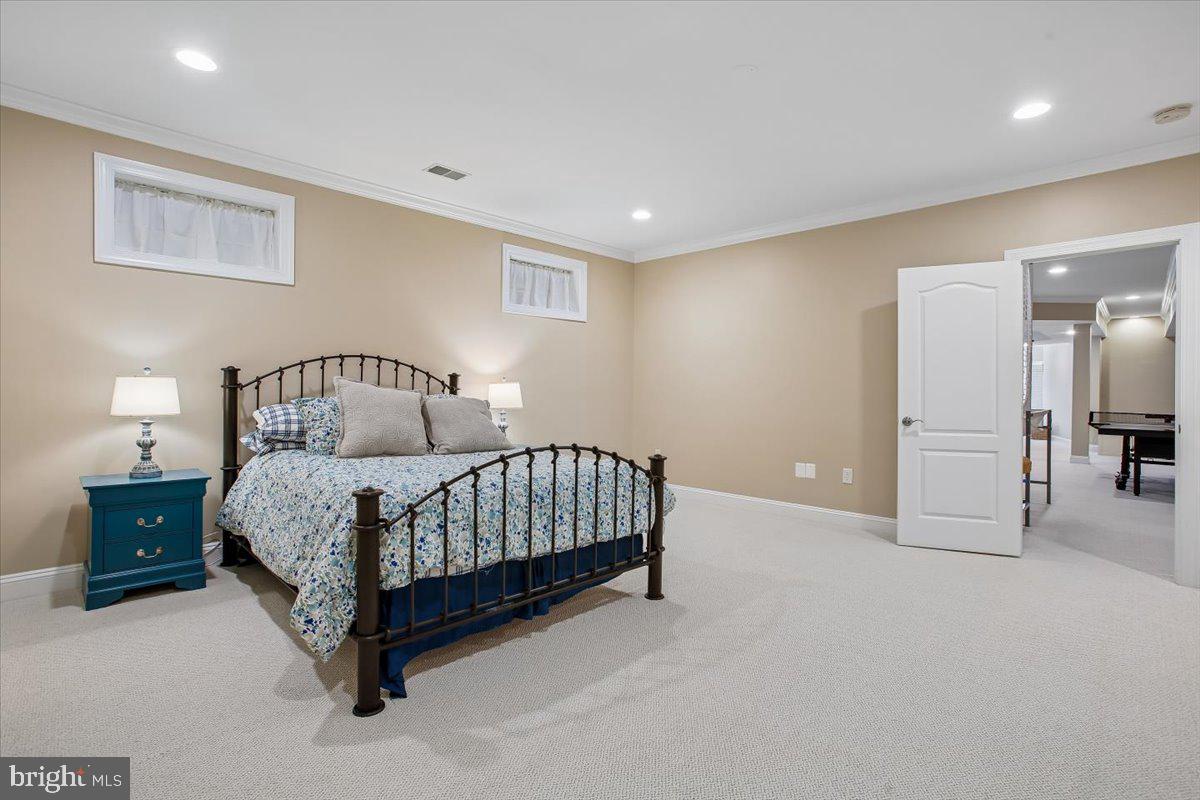 OAKTON CROSSING - Residential