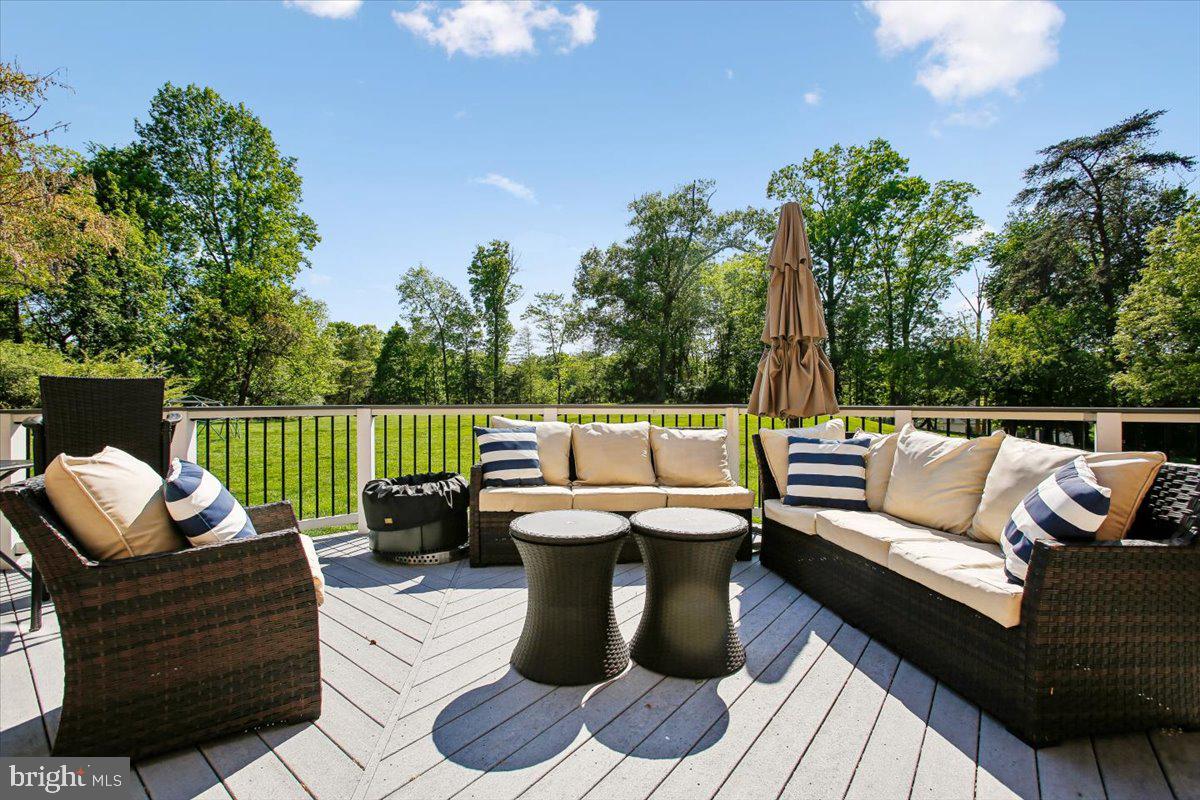 OAKTON CROSSING - Residential