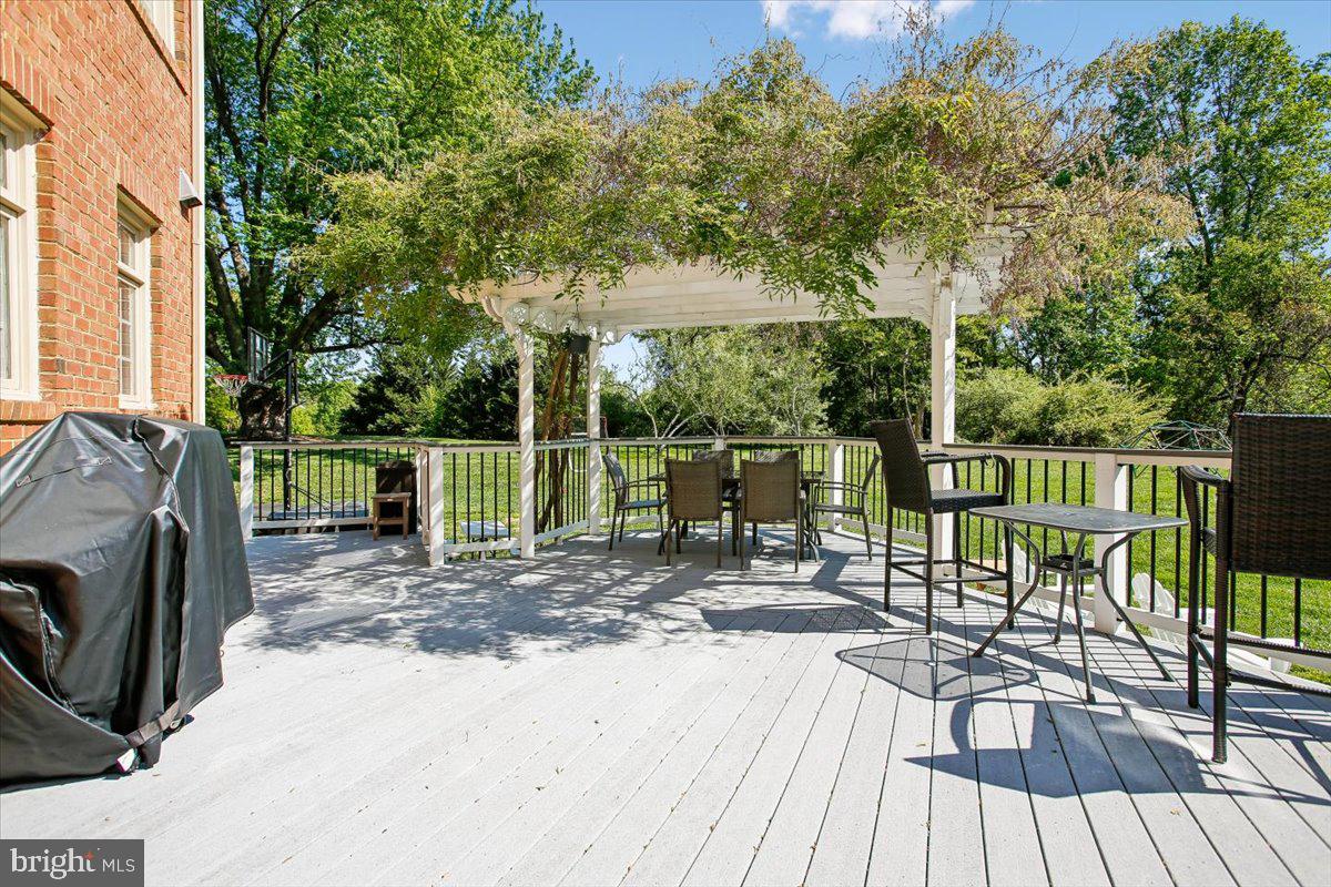 OAKTON CROSSING - Residential