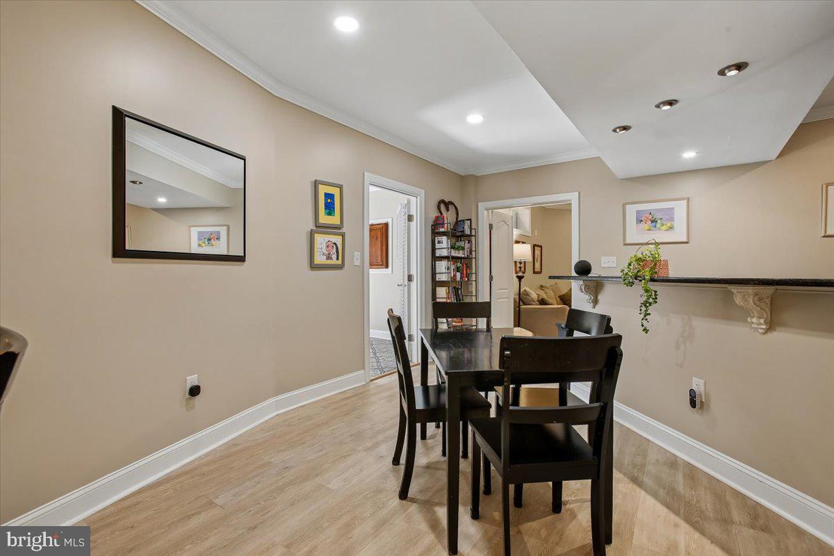 OAKTON CROSSING - Residential