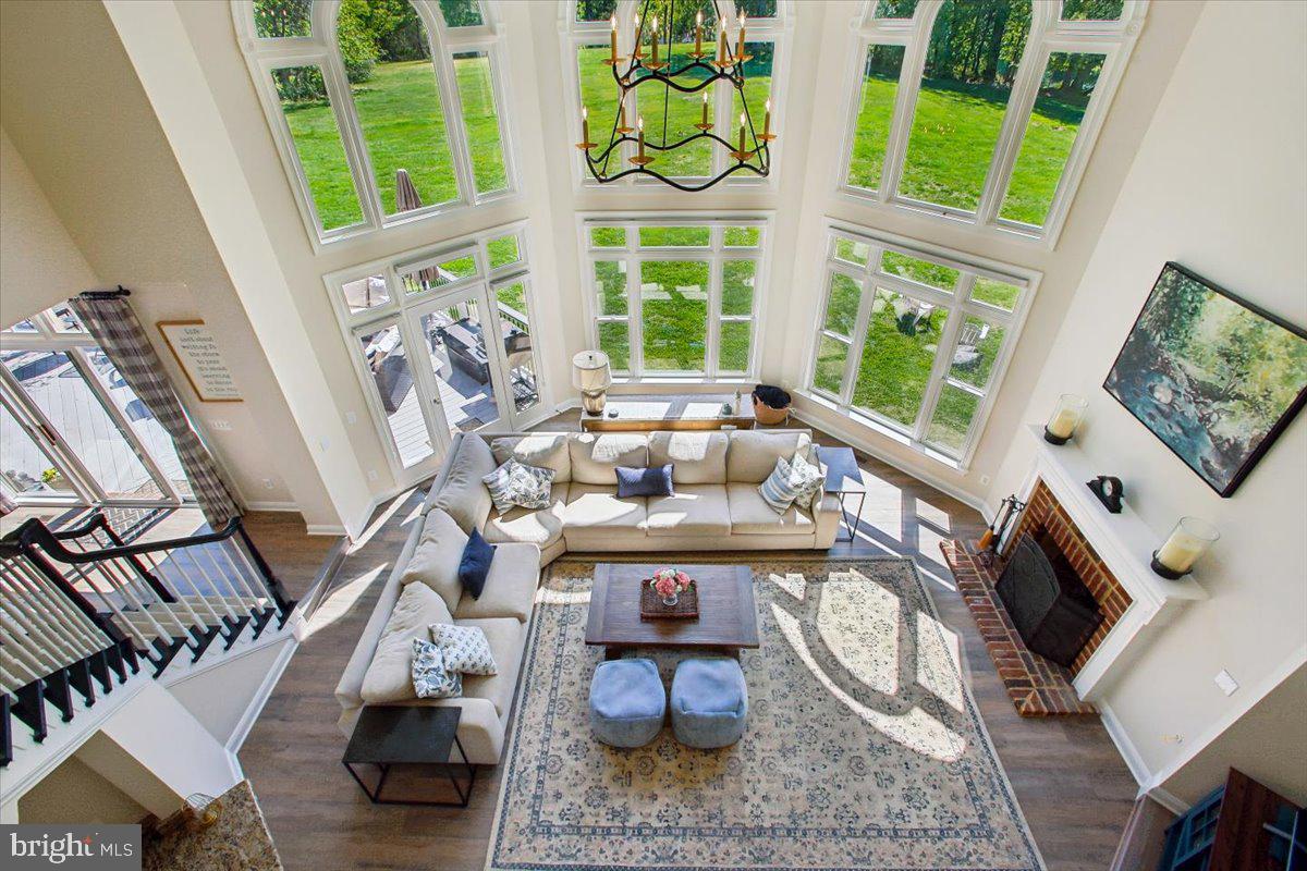 OAKTON CROSSING - Residential