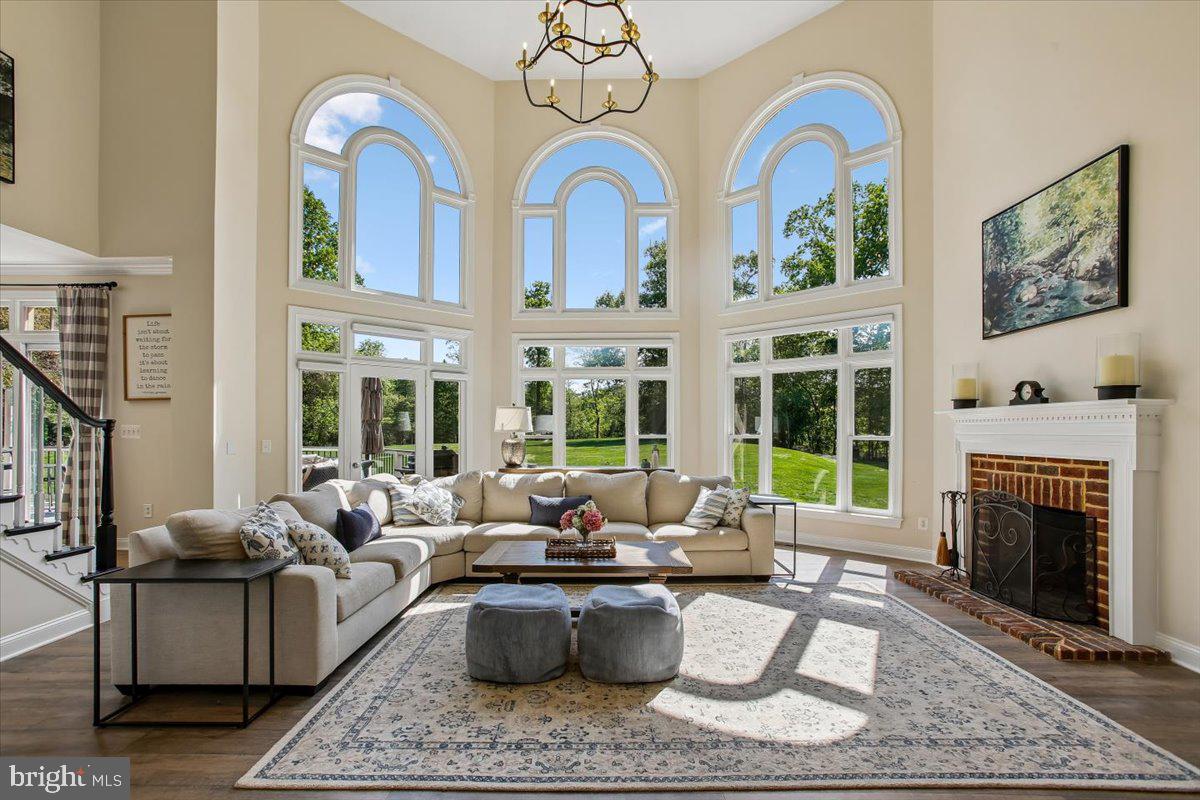 OAKTON CROSSING - Residential