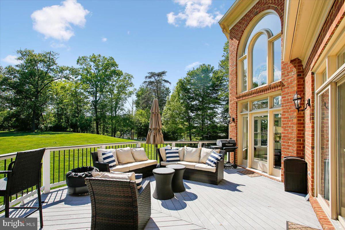 OAKTON CROSSING - Residential