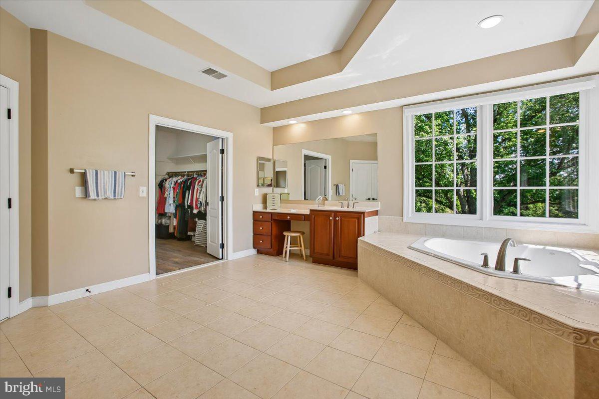 OAKTON CROSSING - Residential