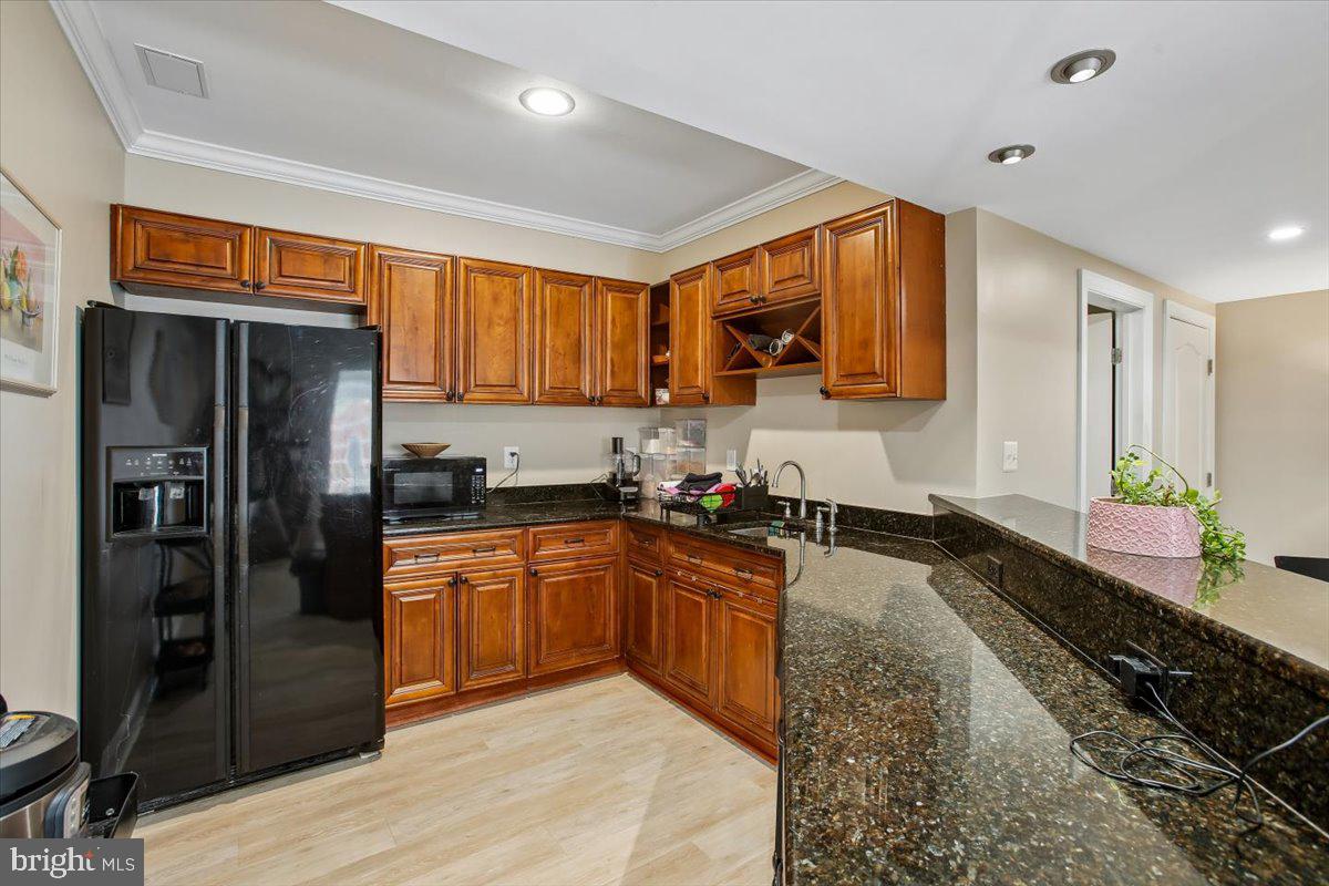 OAKTON CROSSING - Residential