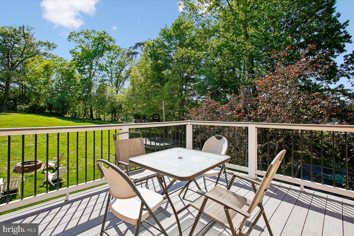 OAKTON CROSSING - Residential