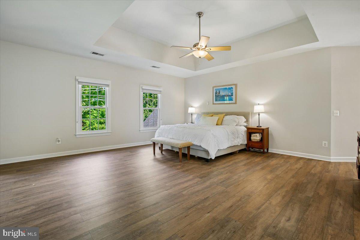 OAKTON CROSSING - Residential