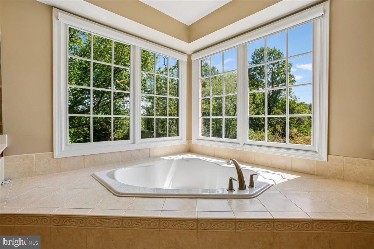 OAKTON CROSSING - Residential