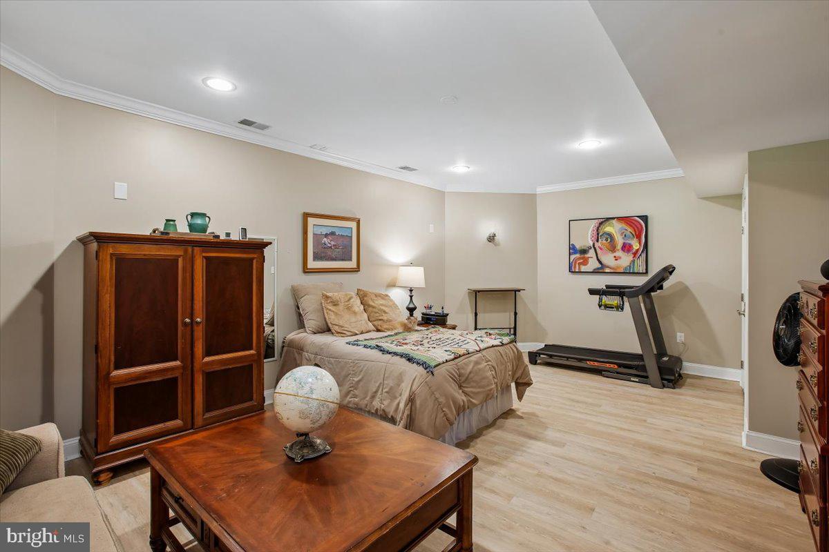 OAKTON CROSSING - Residential