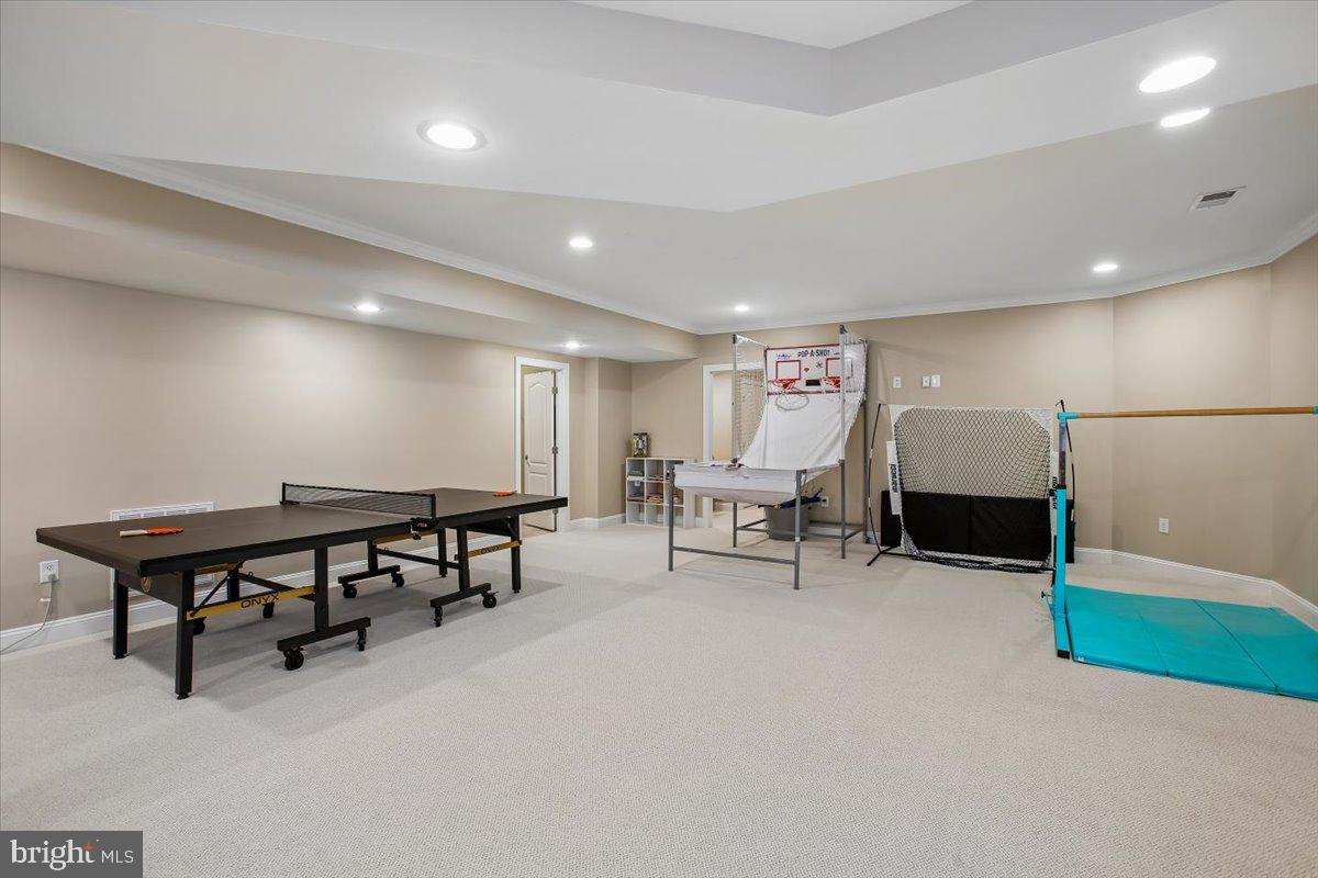 OAKTON CROSSING - Residential
