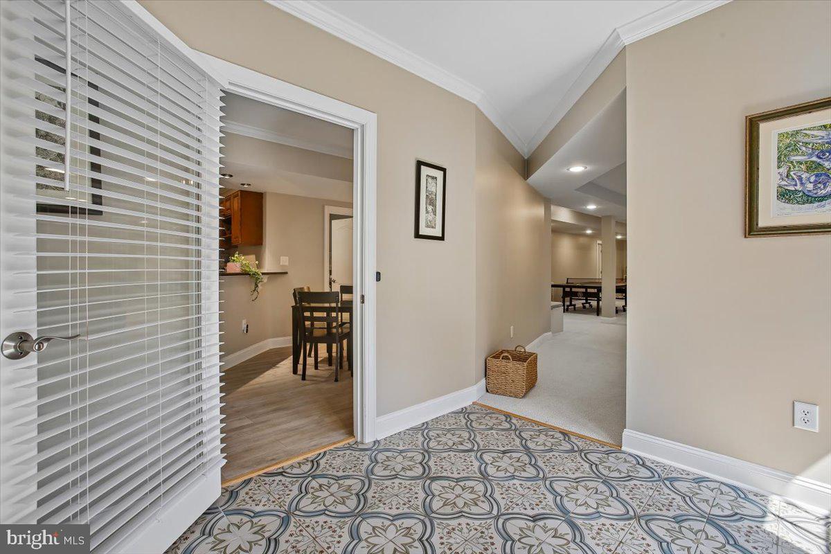 OAKTON CROSSING - Residential