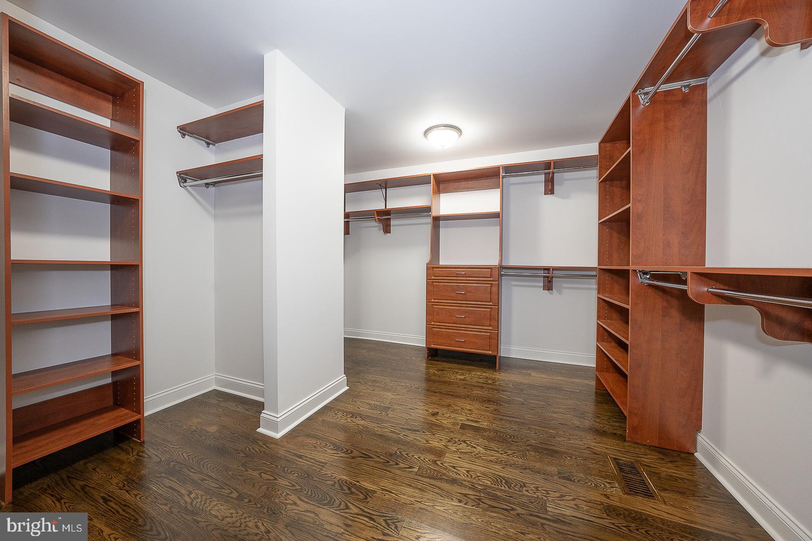 AVONWOOD - Residential