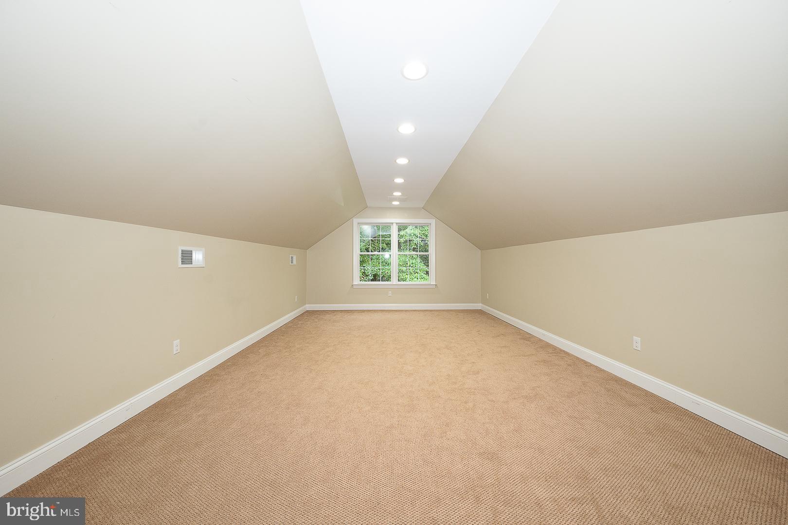 AVONWOOD - Residential