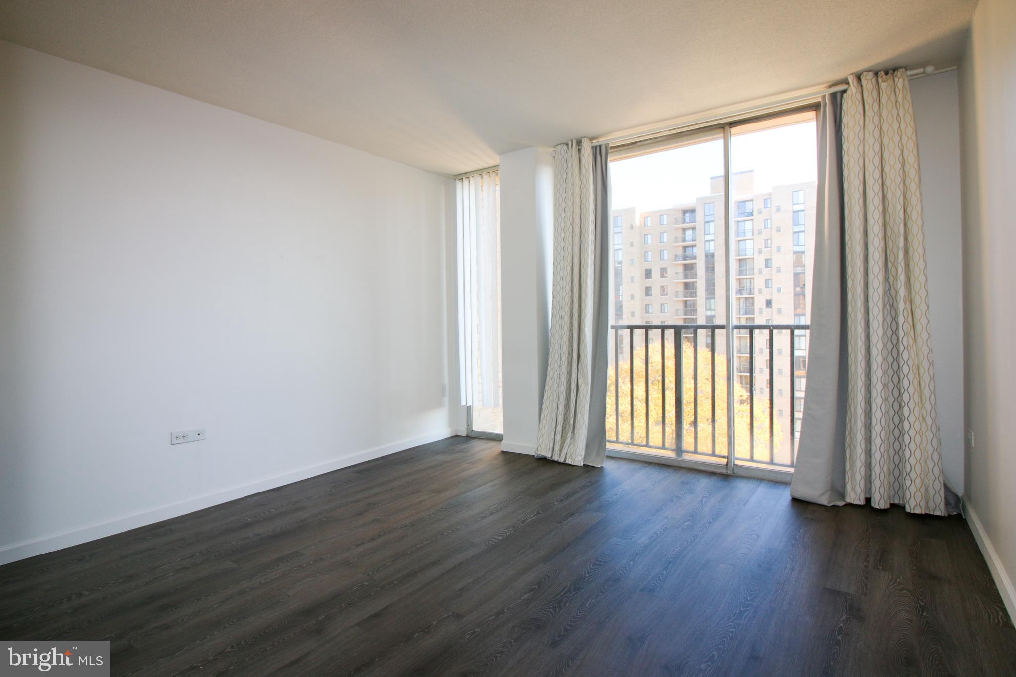 THE CARLTON - Residential