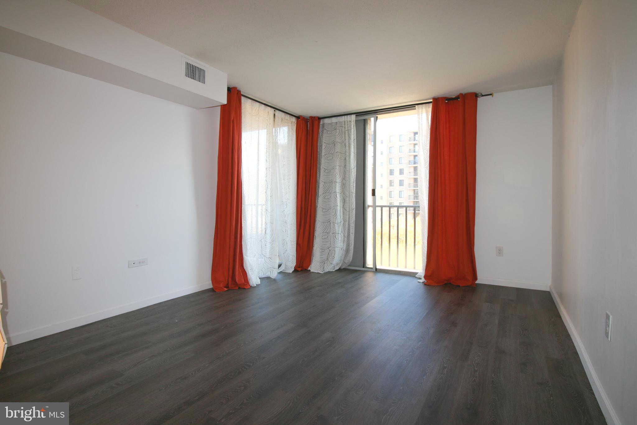 THE CARLTON - Residential