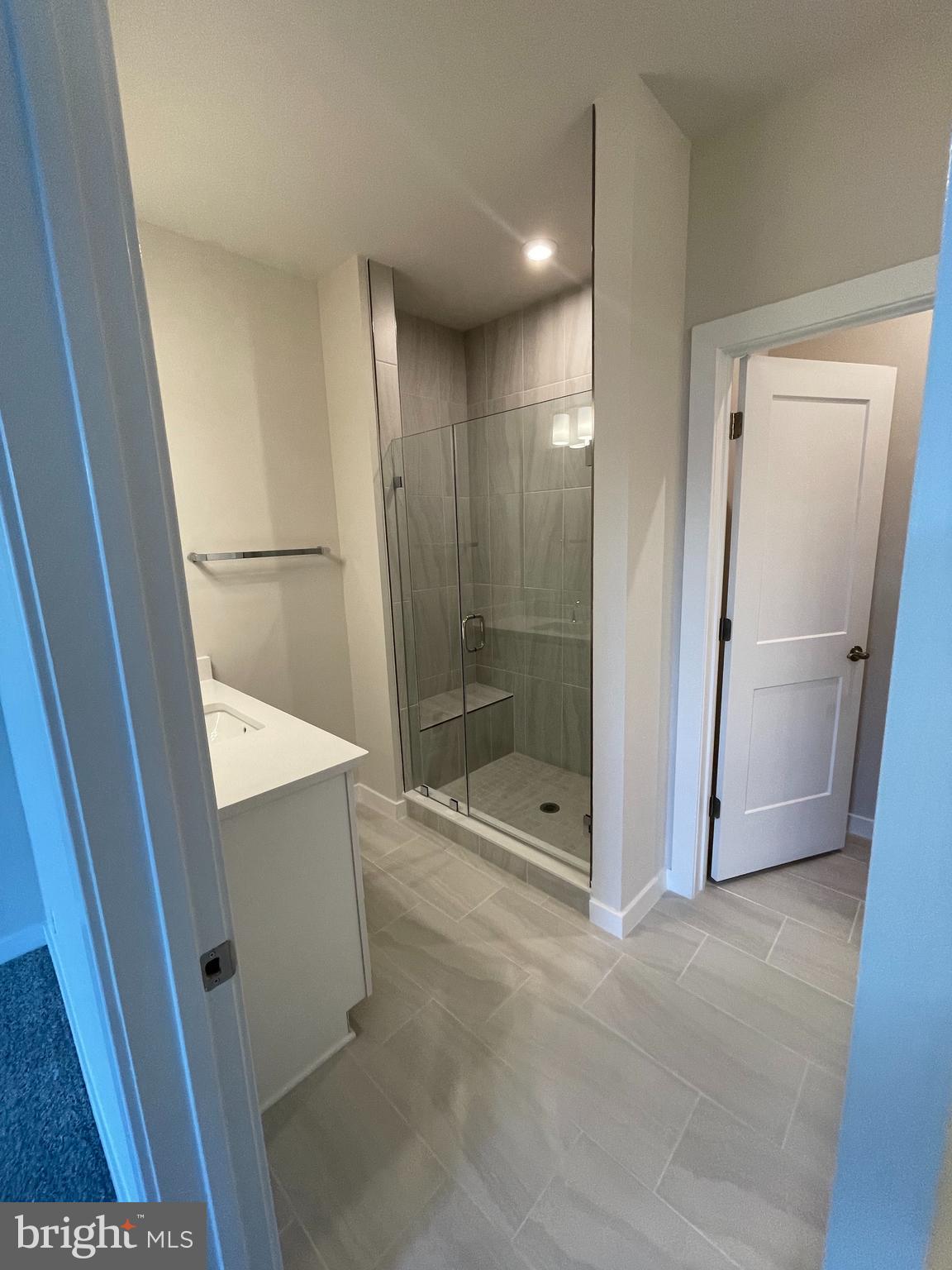 ASHBROOK PLACE - Residential Lease