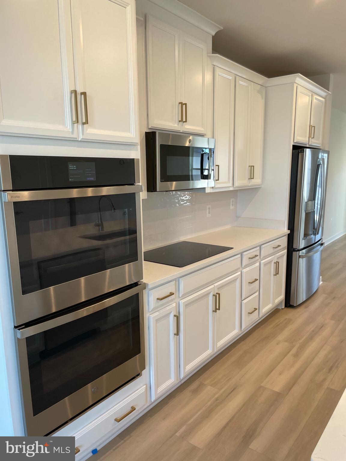 ASHBROOK PLACE - Residential Lease