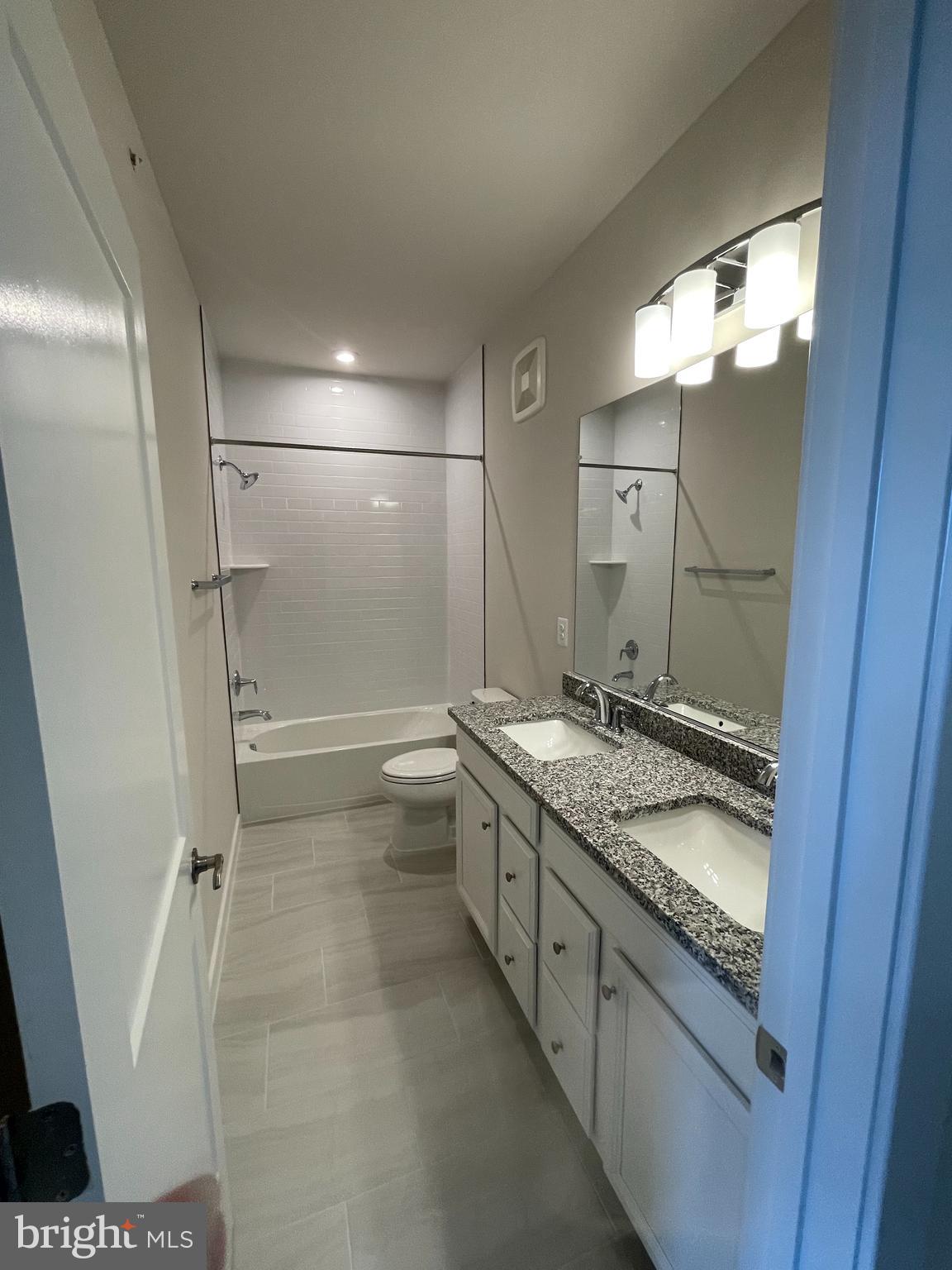 ASHBROOK PLACE - Residential Lease