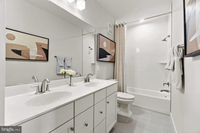 ASHBROOK PLACE - Residential Lease