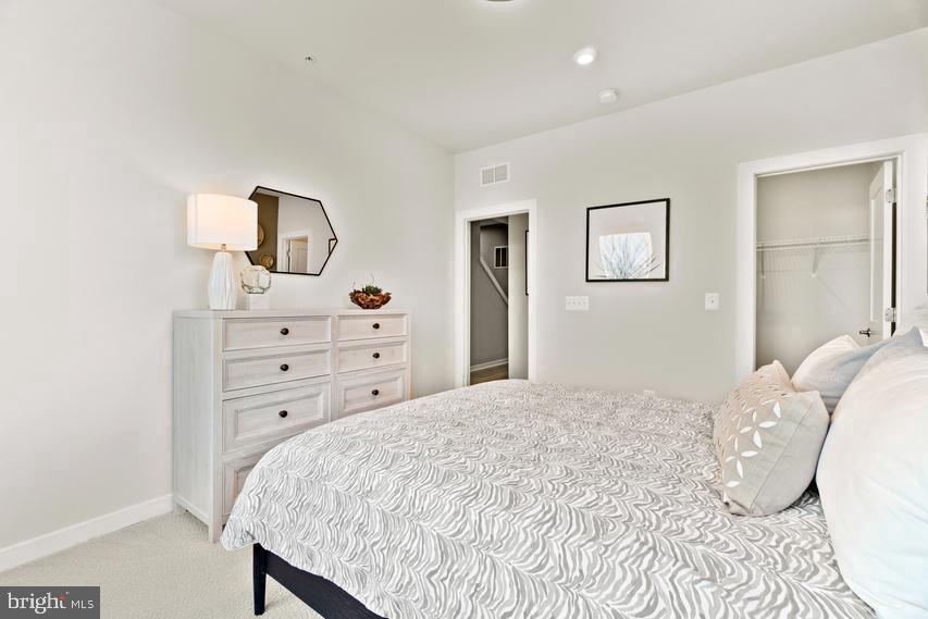 ASHBROOK PLACE - Residential Lease